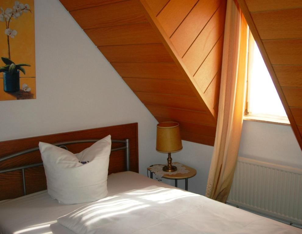 Akzent Bayerischer Hof Münnerstadt Kamer foto